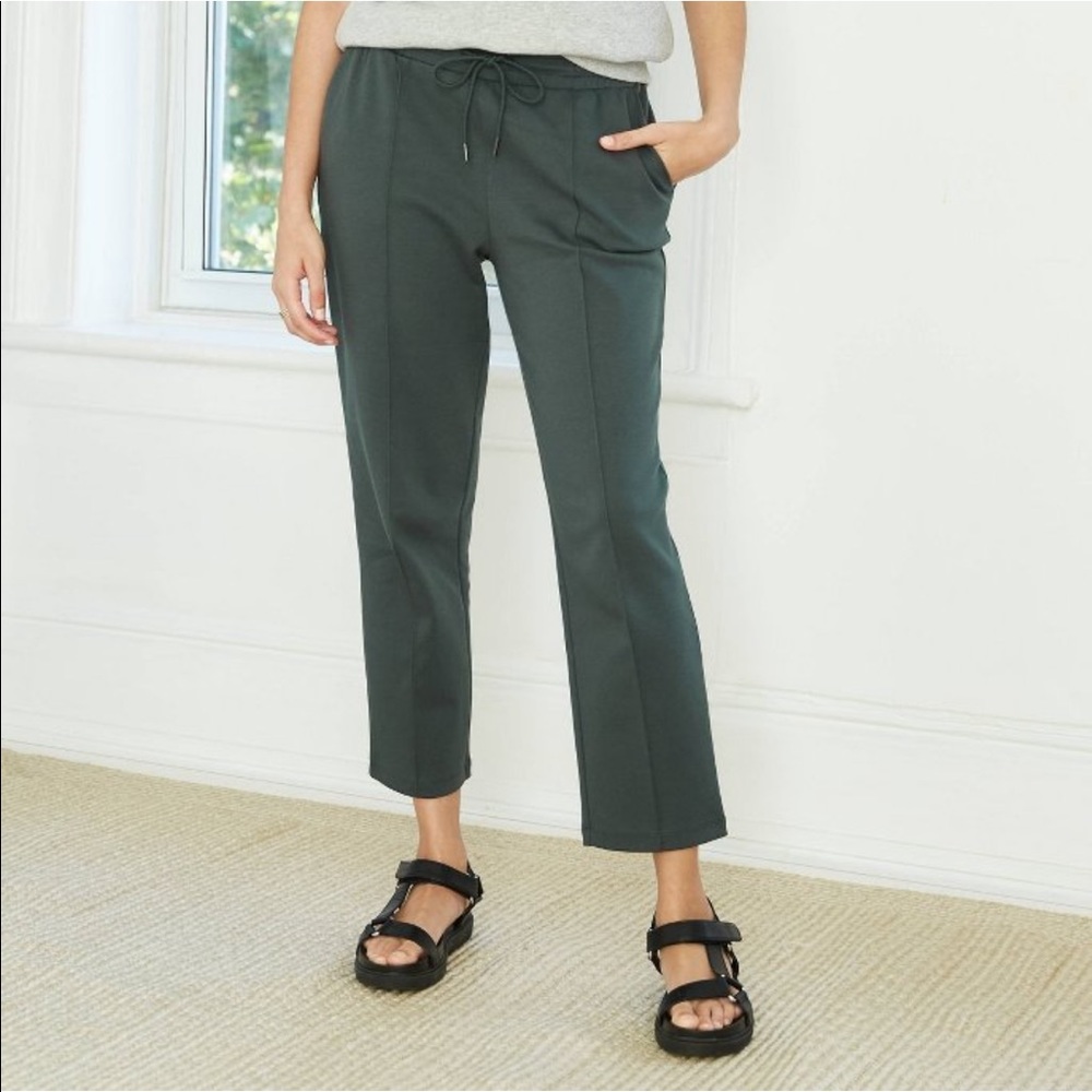 Women’s high rise ankle pull on pants dark green